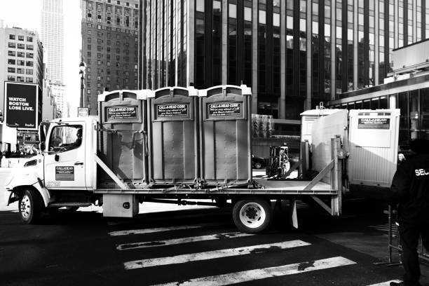 Best High-end porta potty rental  in West Dundee, IL